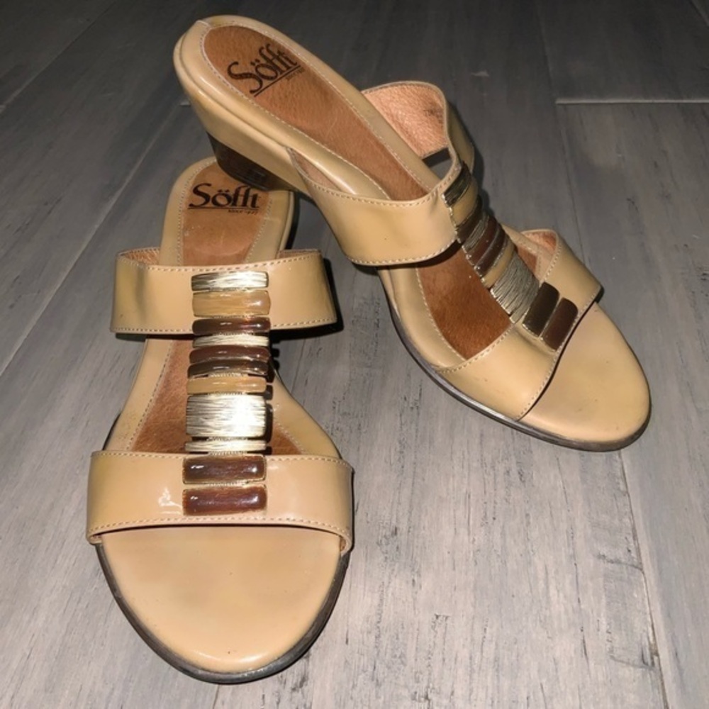 Sofft Brown & Tan Patent Leather Acrylic Jewels Slip On Open Toe 2.5” Heels